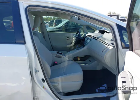 2013 Toyota Prius Two z USA, uszkodzony, nr VIN JTDKN3DU4D5609688